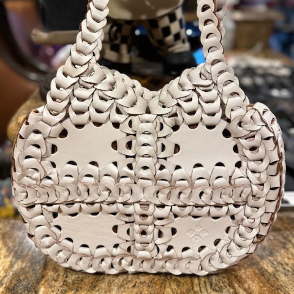 Patricia Nash Excellent Condition Leather Giraldi Chain Link Woven White